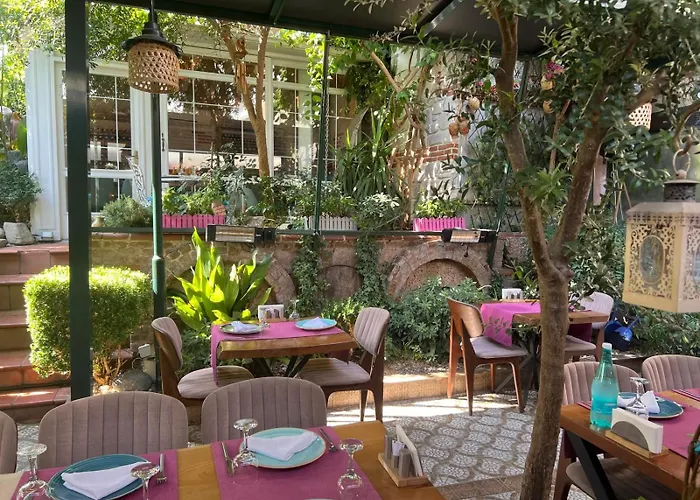 Hotel Olive Garden Istanboel