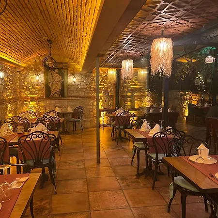 Olive Garden Hotel *